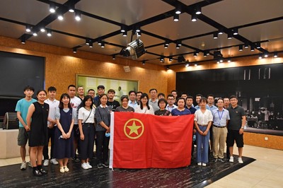 人藝名家當導游 &ldquo;一棵菜&rdquo;里有乾坤--資劃所組織開展團員青年文化交流活動